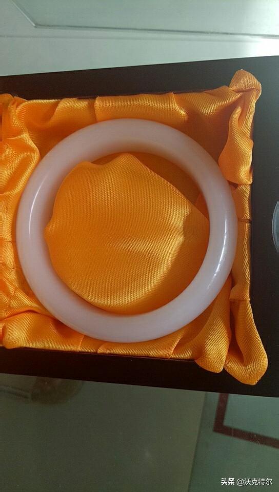 叮当镯为什么这么便宜,镯子镯芯为什么要一起卖？