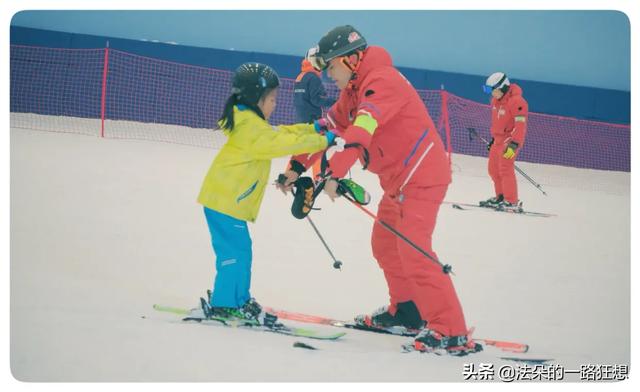 8月份去哪里旅游好(8月份去哪里旅游好玩又凉快的?)