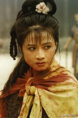 加入了一些评书的内容,并且让粗枝大叶的李逵对庞万春的妹妹还有了