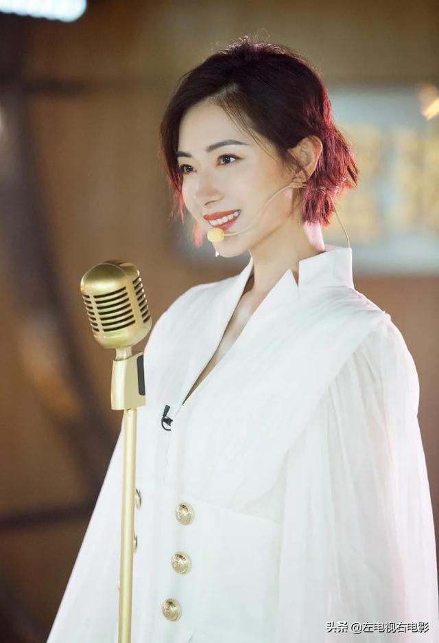 黄圣依金莎旧照:乘风破浪的姐姐里为什么那么多人捧万茜，她有什么魔力？