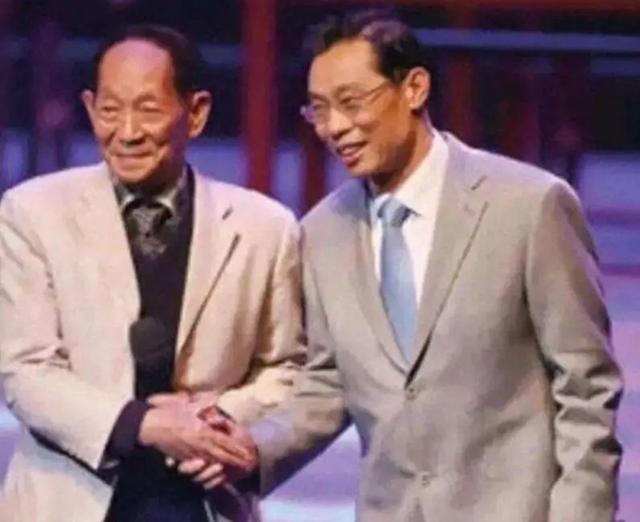 袁隆平爷爷和钟南山爷爷谁年龄大,谁的成就高？