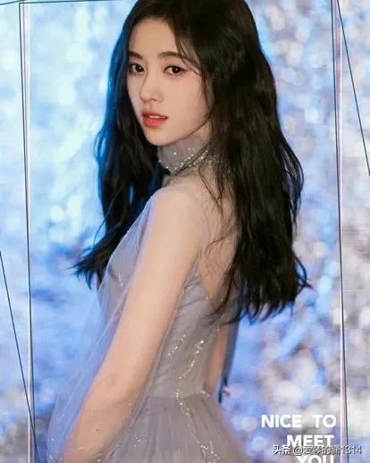 鞠婧祎素颜:为啥称呼鞠婧祎“四千年美女”，你觉得她漂亮吗？你喜欢她什么？