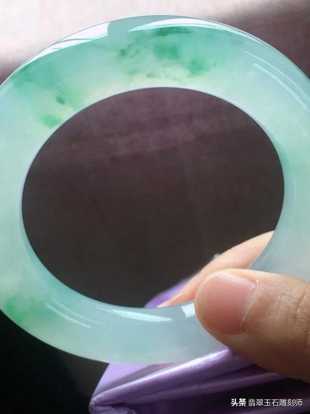 好翡翠手镯的图片,很稀罕翡翠镯子啊，谁能推荐一下哪家的好？