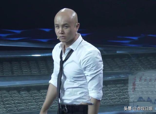 非诚勿扰乐嘉哭了:乐嘉主持口才能力这么好，为什么这几年不见他出来了？