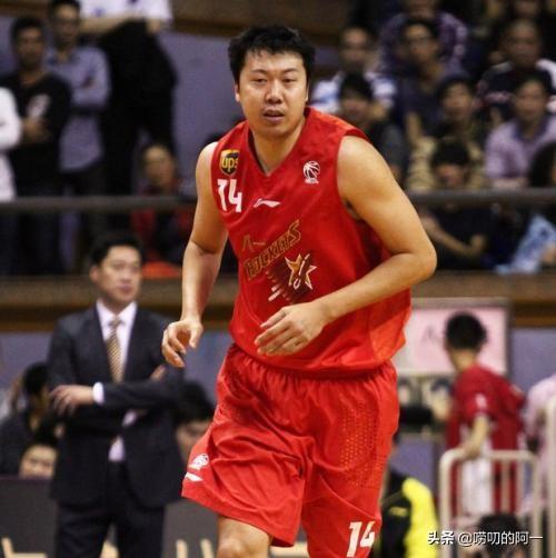cb庙龟:1场比赛，20岁的南宁仔征服球迷！他是中国男篮的后卫新星吗？