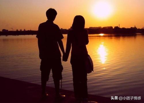 童小芯:女孩子在爱情里要学会多爱自己别去纠结男生到底爱不爱你，对吗？