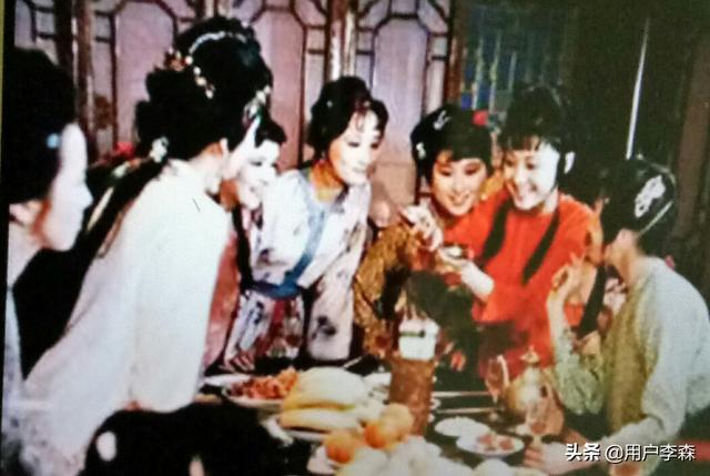 贾宝玉生日夜宴,请了众姊妹,宝玉为何唯独不请迎春、惜春两人？