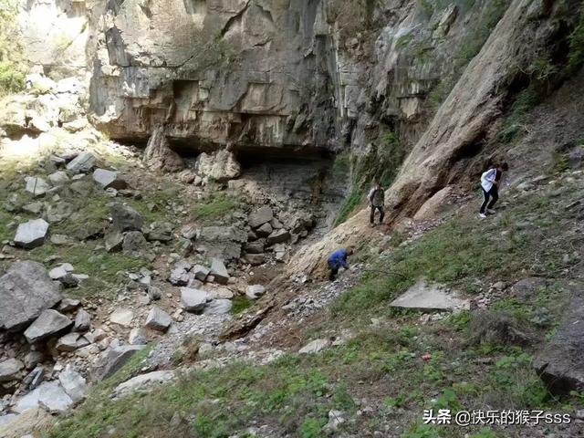 中印边境自卫反击战:某旅行者在山区迷路，当它发现小溪一直沿着小溪走，为什么？