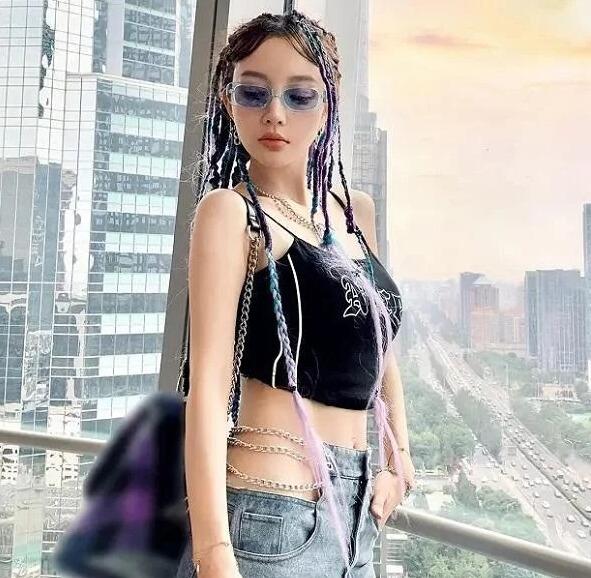 贾乃亮和李小璐离了么:贾乃亮和李小璐真的离婚了吗？小甜馨怎么办？