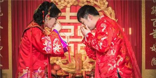 乡村新娘:为什么农村结婚时，新娘不能上厕所，要憋尿入洞房