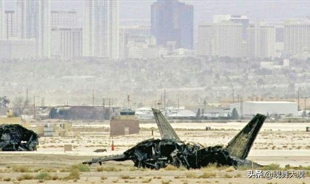未解之谜大全消失35年的飞机，美国的F-22战斗机性能怎么样出过飞行事故吗