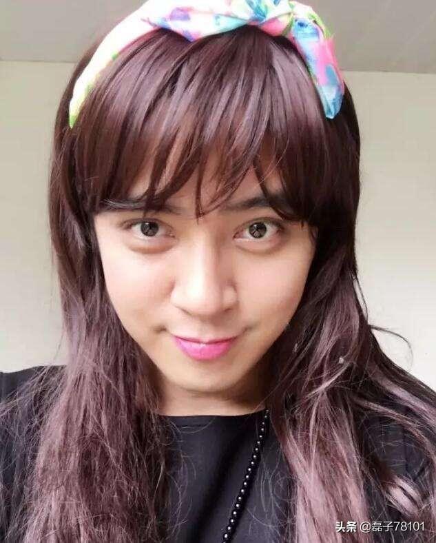 海派甜心罗志祥发型:海派甜心上面罗志祥开的法拉利是上面型号的？