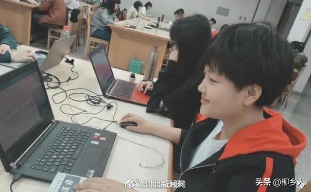 王心仪:曾感谢贫穷考上北大女孩王心仪参军，你支持她的选择吗？