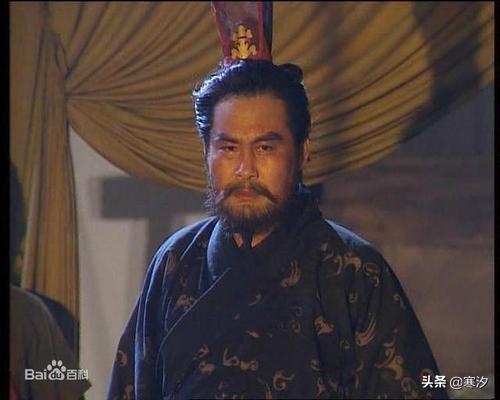 三国演义中的凤雏是谁:襄阳三国历史上的庞德公和庞统是不是一个人？庞德公是指谁？