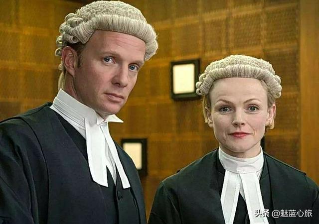 香港律师在法庭上为什么都要戴一个假头套?-惠修网