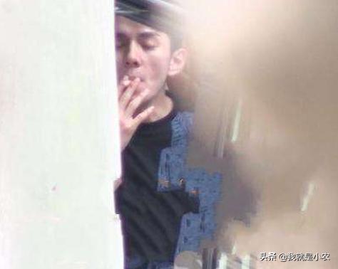 直播带货压力巨大,李佳琦抽烟怎么看？