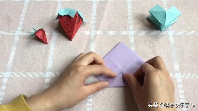 正方体怎么叠，用八张扑克牌怎样叠出正方体手工做法？