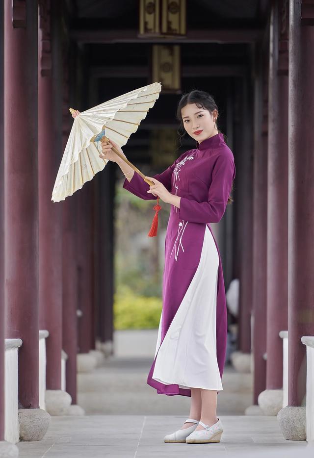 头条问答 - 照相时打着花伞怎么摆姿势好看呢?(9个回答)