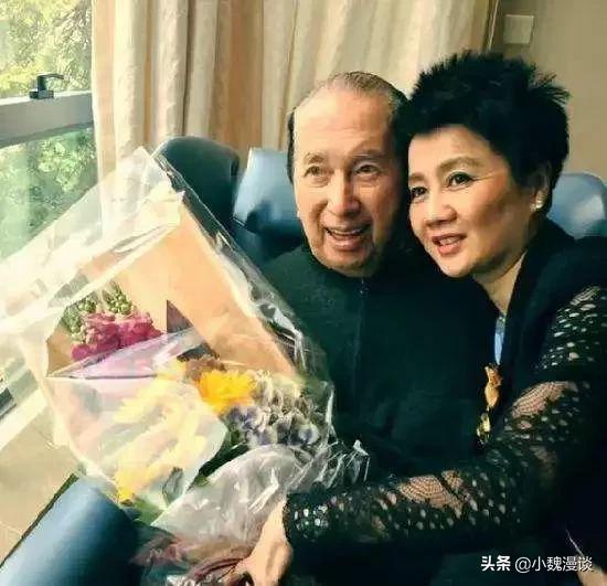 何鸿燊将于7月出殡:为何棺材下葬途中不能落地