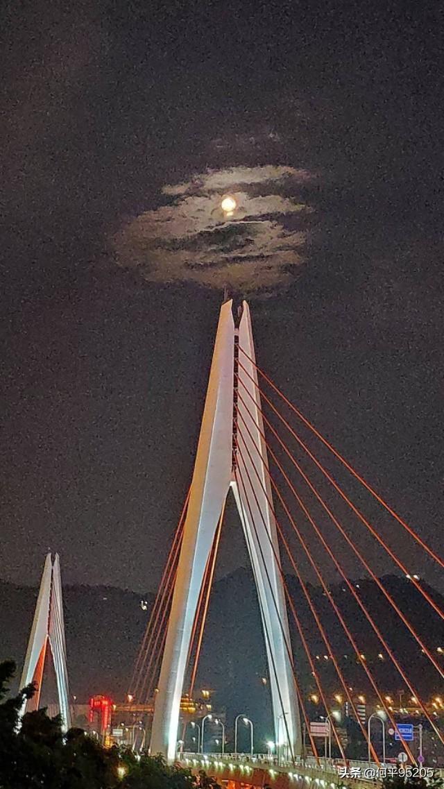 高圆圆古装造型有多美:中国哪个城市的夜景最具特色
