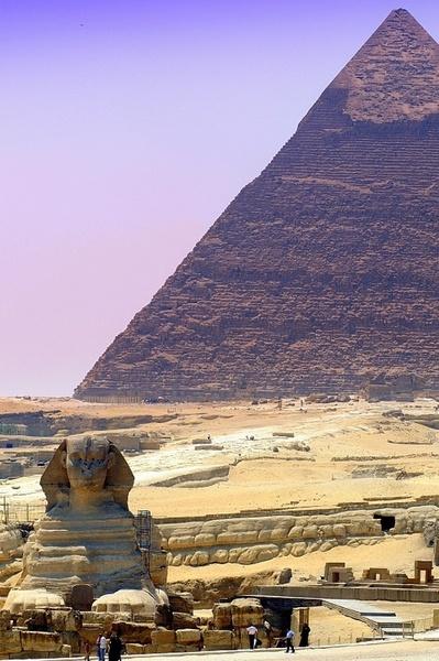 埃及金字塔的传说和故事800字，为什么埃及金字塔能耸立4600年