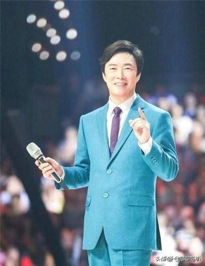 嘿嘿嘿费玉清:对于费玉清封麦一事，你怎么看？