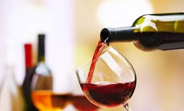 红酒一般保质期多久，家里的葡萄酒放了好几年了还能喝吗？