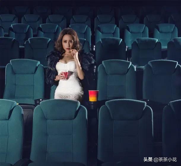 恐怖微信红包群小说:有哪些让你吓尿的恐怖片或者小说(有什么恐怖片特别吓人的)