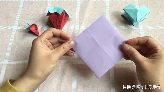 正方体怎么叠，用八张扑克牌怎样叠出正方体手工做法？