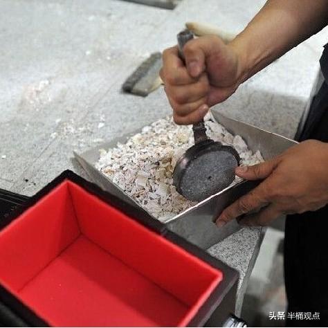 人死了知道自己火化吗,殡仪馆可以让家属观看火化过程吗？