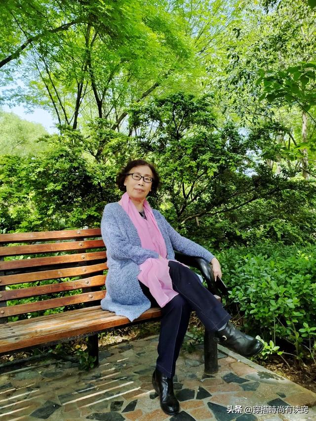 70老太40容貌(70多岁的女人是如何打扮的？