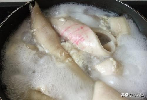 肉皮冻的家常做法步骤图解?