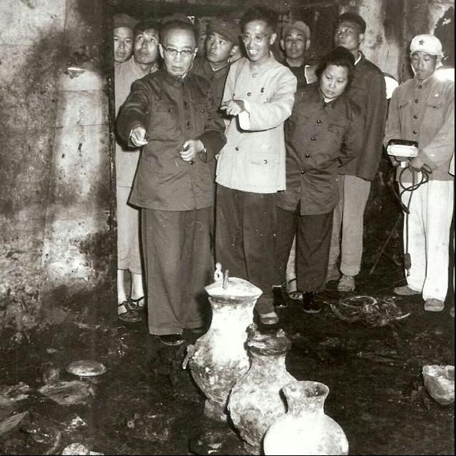 郭沫若的资料:感觉鲁迅作品中的金句很多，郭沫若的作品中有没有？