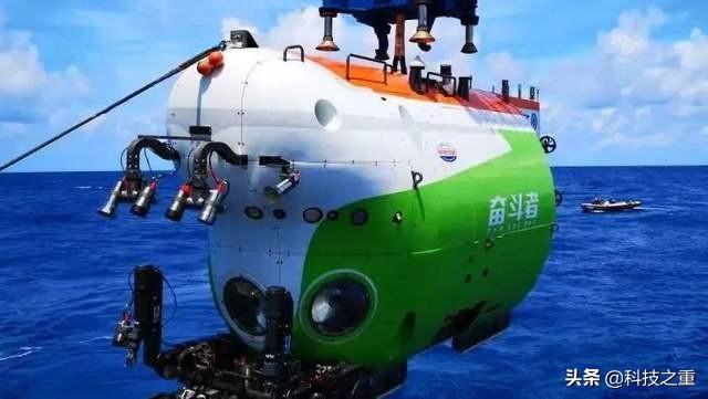 蛟龙号如何下潜，“奋斗号”凭什么它能“一口气”下潜到海底10000多米