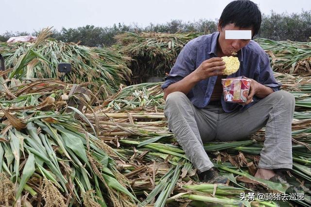 天津李四怎么了:张三一砖头拍死正在强奸李四的王五，是见义勇为吗，是否有罪？