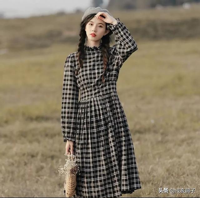 <a href=https://maguai.com/list/50-0-0.html target=_blank class=infotextkey>时尚</a>套装女潮气质:怎样穿衣服得体端庄又时髦？