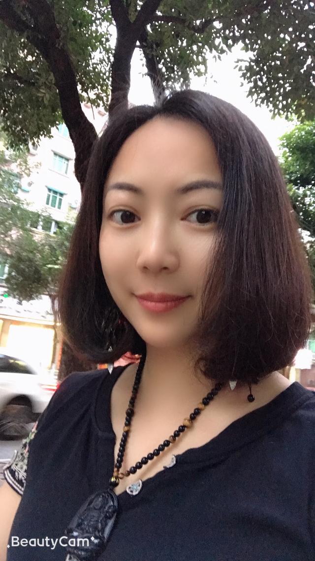 四十多岁的女人,随时在朋友圈里晒自拍是什么心态？