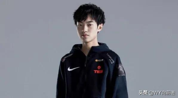 如何评价英雄联盟职业选手knight
