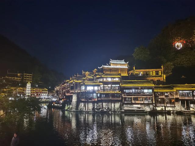 熊希龄:凤凰古城：从名噪一时到无人问津，是什么让你跌下神坛？