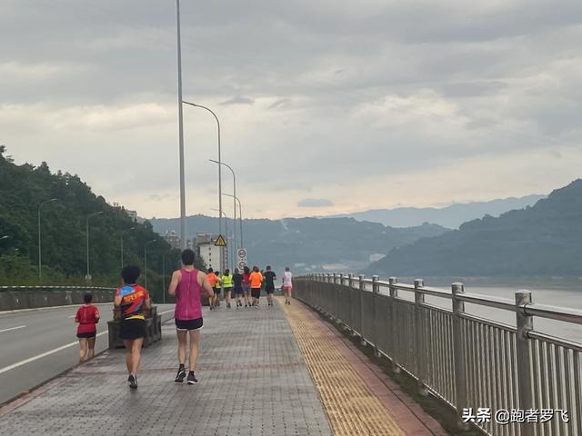 正确的跑步减肥方法(正确的跑步减肥方法慢跑的正确方法)