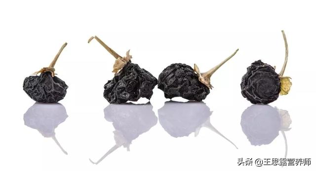 黑枸杞能壮阳是真的吗，黑枸杞有哪些功效直接吃和泡茶哪种效果好些
