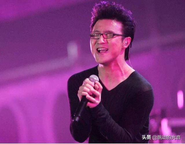 汪峰27次冲击头条失败:华晨宇是不是顶替郑爽的料