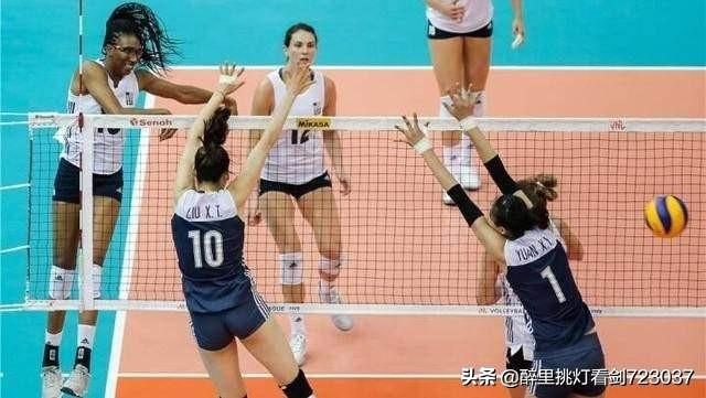 女排周晓兰:排球比赛中的“背飞”是什么意思？