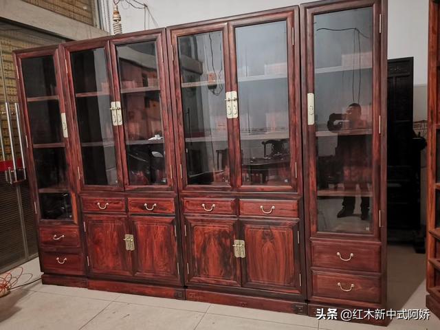 影响西施犬价格的三大因素:钢筋水泥人工费涨价，房价会涨吗？