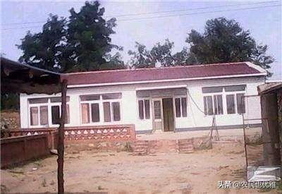 农村自建房前后留门好不好,地基四间房，大门应该留在哪一间比较方便？