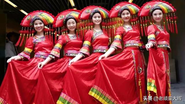 玉林荔枝狗肉节:经过爱狗人士折腾后，为什么玉林狗肉节反而越办越红火食客如云？ 玉林荔枝狗肉
