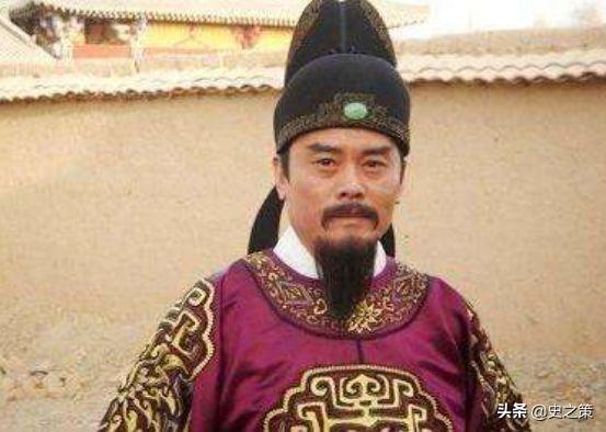 神探县令灵异事件:《神探狄仁杰》中，狄仁杰为什么会用曾泰这么蠢的官？