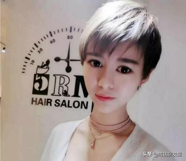 短发型女图片<a href=https://maguai.com/list/50-0-0.html target=_blank class=infotextkey><a href=https://maguai.com/list/50-0-0.html target=_blank class=infotextkey>时尚</a></a>气质:女生短发自由职业夏天适合染什么发色看起来<a href=https://maguai.com/list/50-0-0.html target=_blank class=infotextkey><a href=https://maguai.com/list/50-0-0.html target=_blank class=infotextkey>时尚</a></a>减龄？