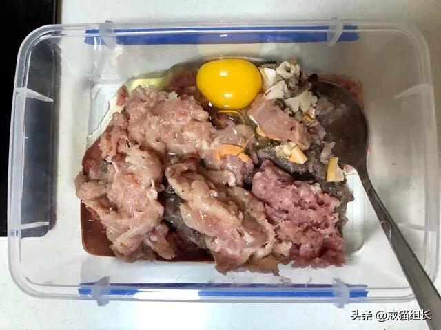 素力高金装官方授权店:怎么挑选适合猫咪的猫粮？ 金装素力高旗舰店