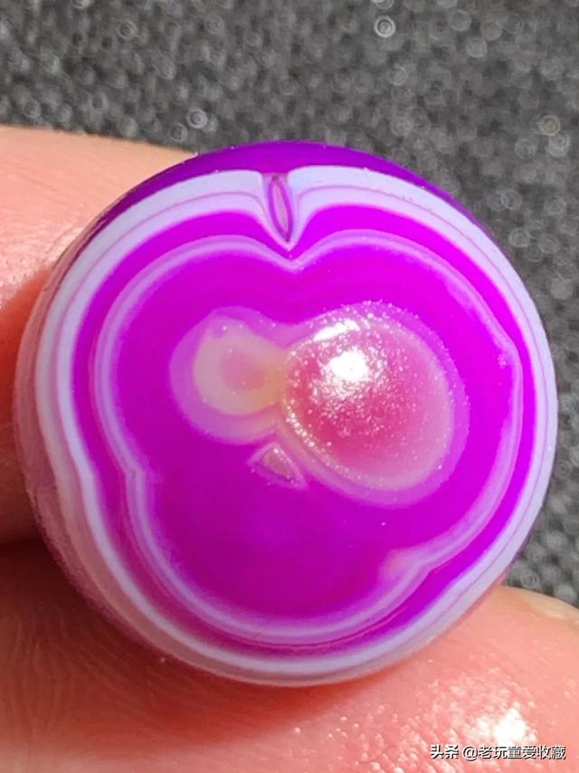 值钱的石头种类图片,请行家评价一下这几块石头价值如何？